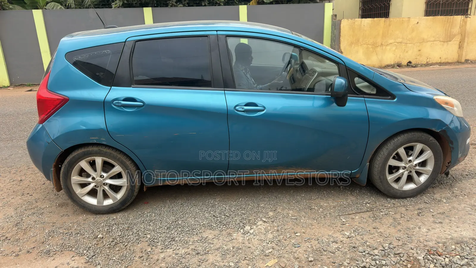 Nissan Versa 1.6 SL 2016 Blue