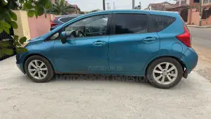 Nissan Versa 1.6 SL 2016 Blue
