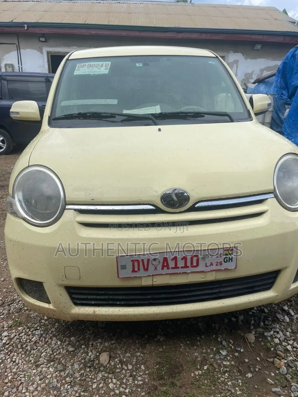Toyota Sienta 1.5 AWD 2012 Yellow