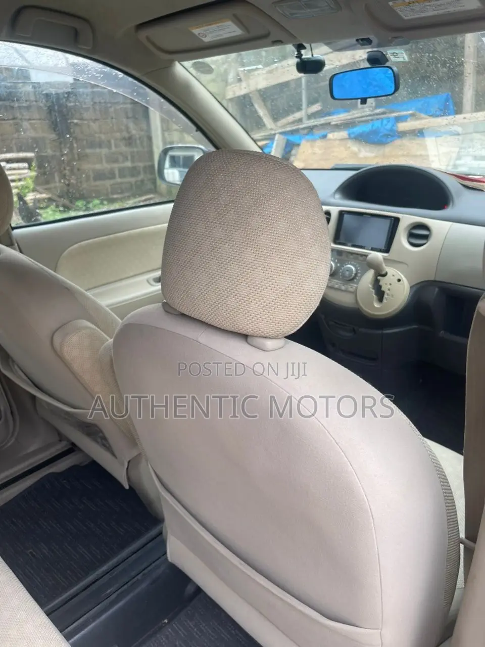 Toyota Sienta 1.5 AWD 2012 Yellow