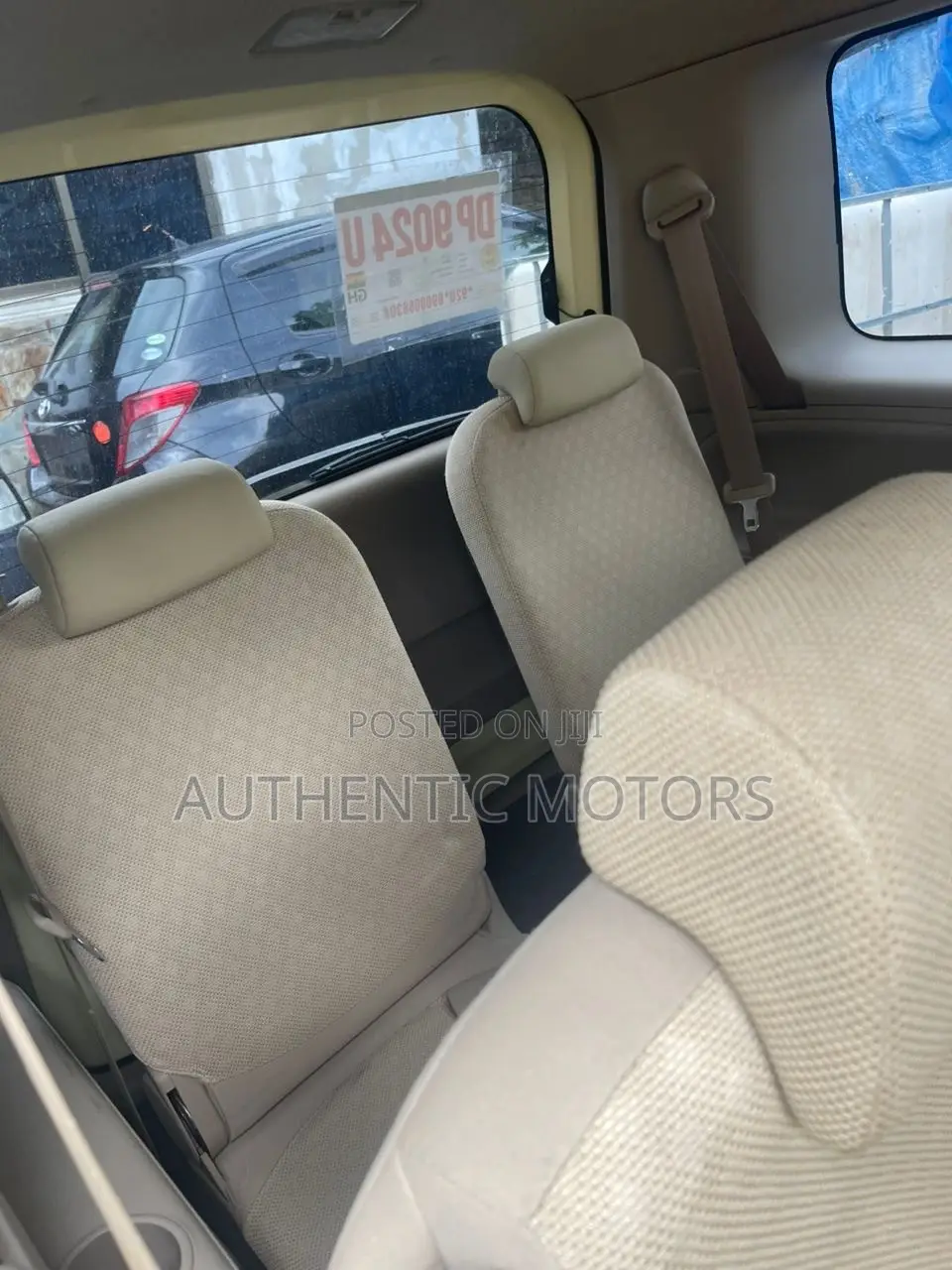 Toyota Sienta 1.5 AWD 2012 Yellow
