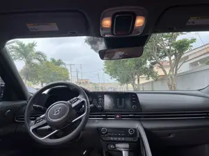Hyundai Elantra 2023 Red