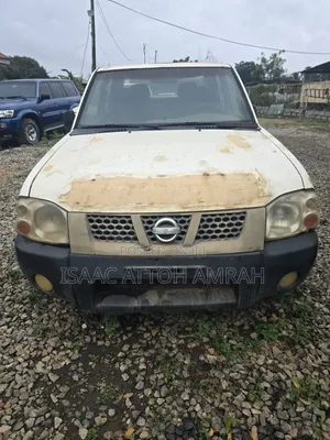 Nissan Hardbody 2014 White