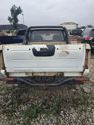 Nissan Hardbody 2014 White