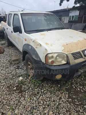 Nissan Hardbody 2014 White
