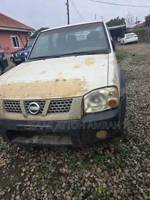 Nissan Hardbody 2014 White