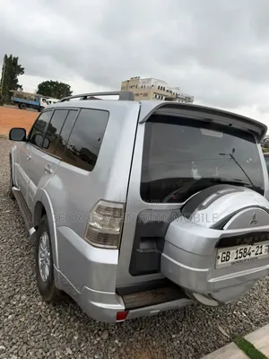 Mitsubishi Pajero 2012 Silver
