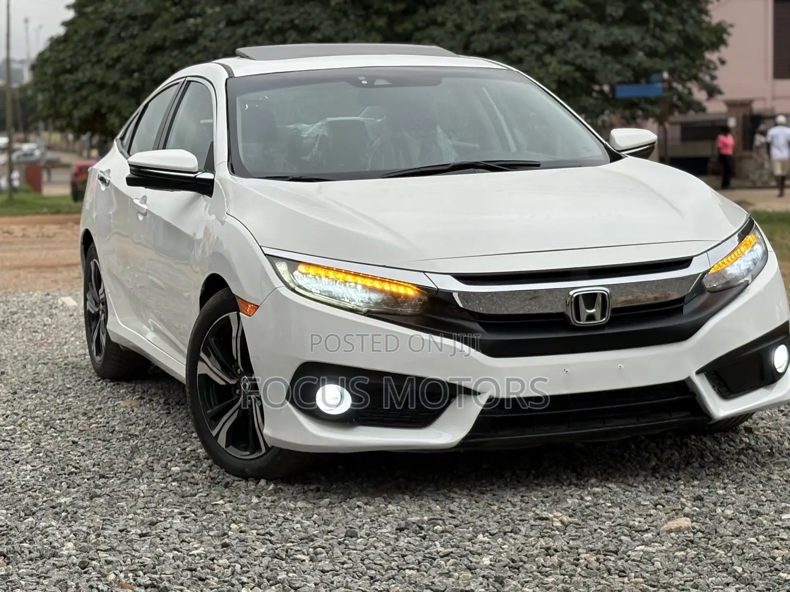 Honda Civic Touring 4dr Sedan (1.5L 4cyl) 2017 White