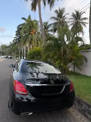 Mercedes-Benz C300 2016 Black