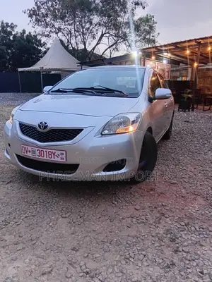 Toyota Belta 2012 Silver
