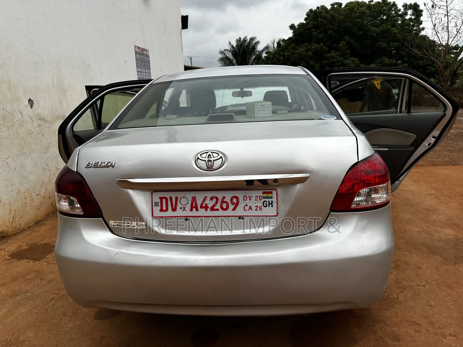 Toyota Belta 2012 Silver