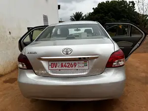 Toyota Belta 2012 Silver