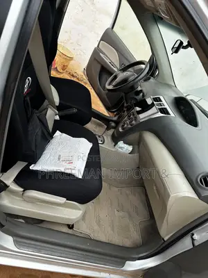 Toyota Belta 2012 Silver