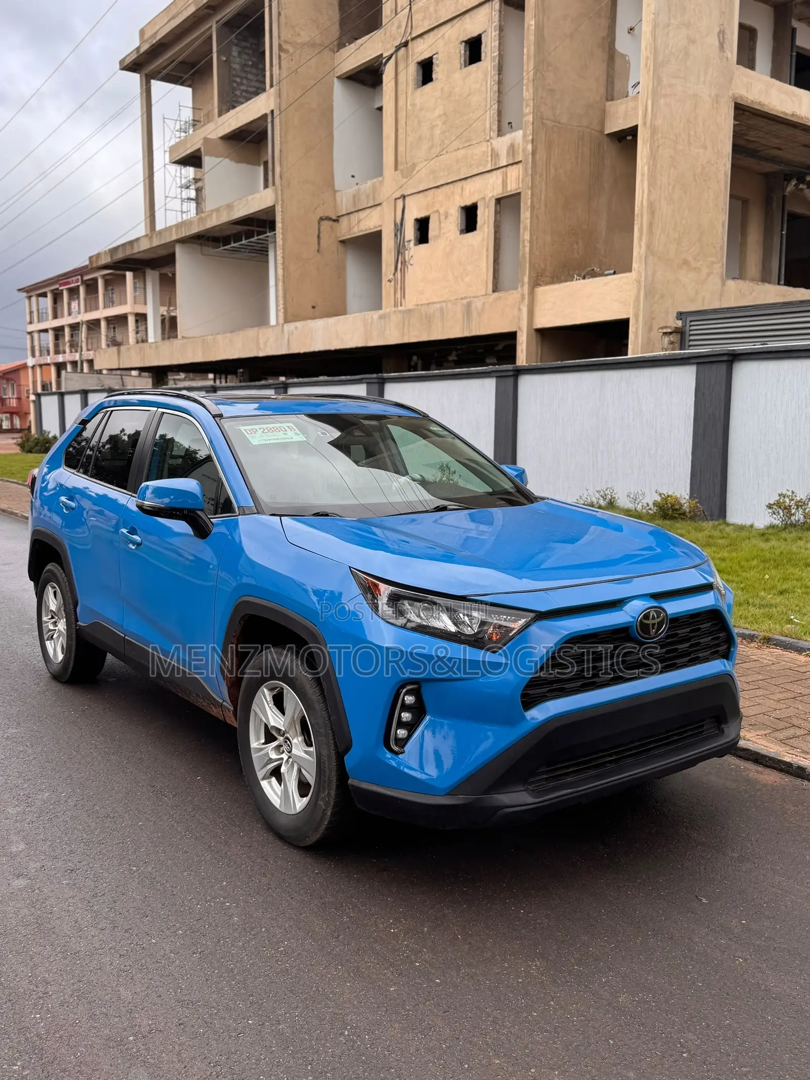 Toyota RAV4 XLE AWD 2019 Blue