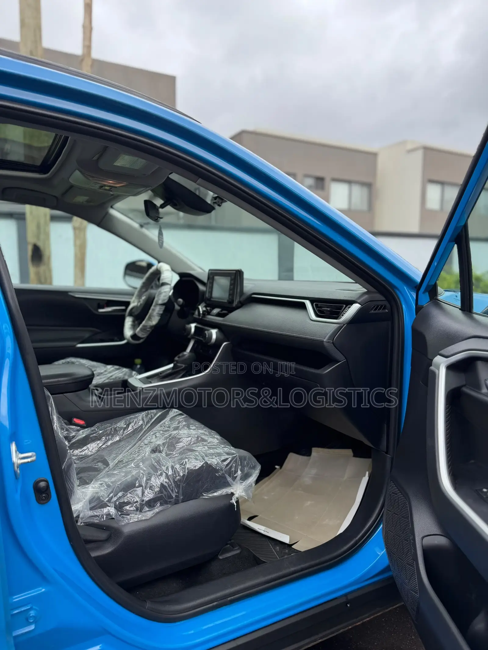 Toyota RAV4 XLE AWD 2019 Blue