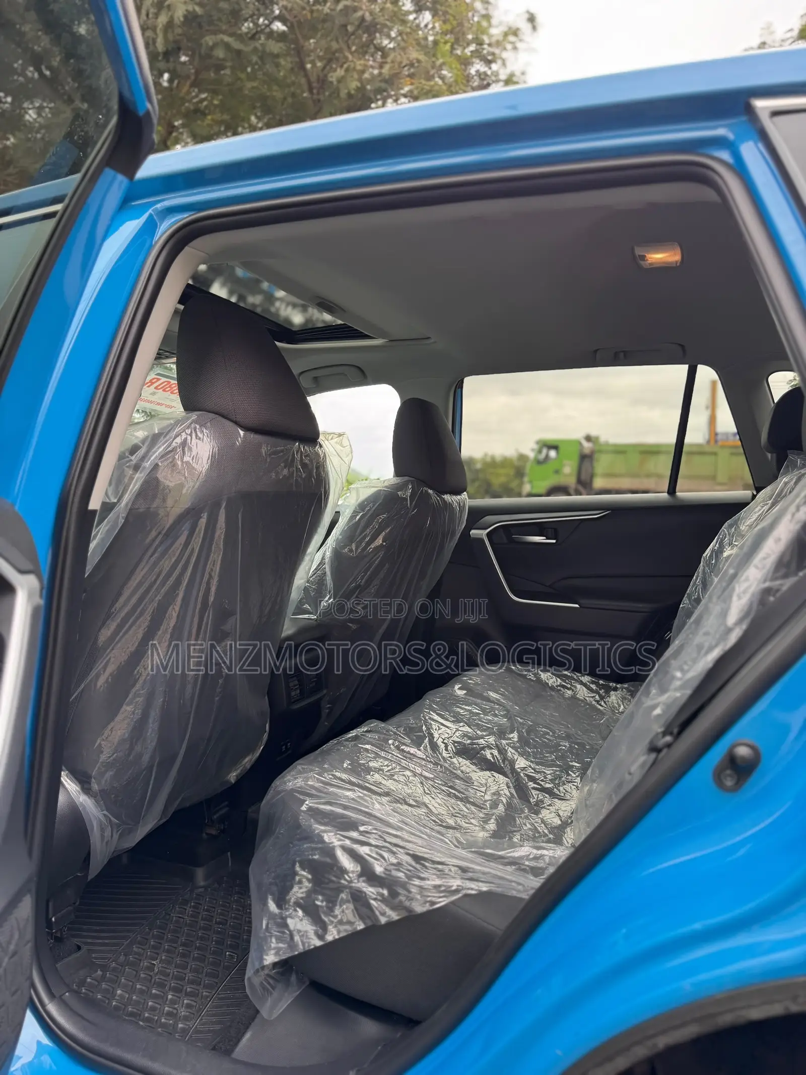 Toyota RAV4 XLE AWD 2019 Blue