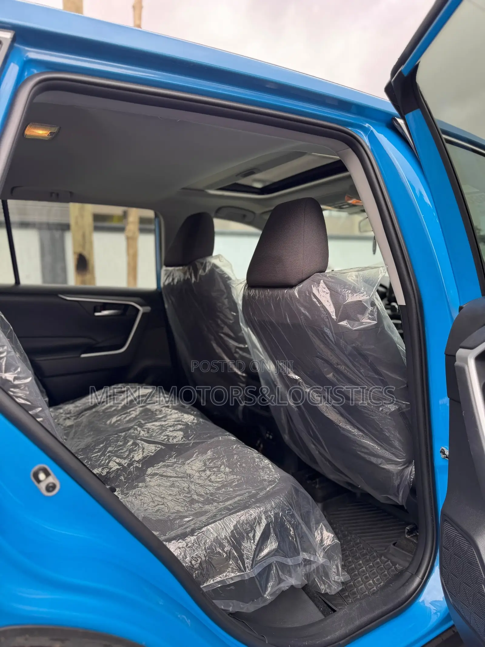 Toyota RAV4 XLE AWD 2019 Blue