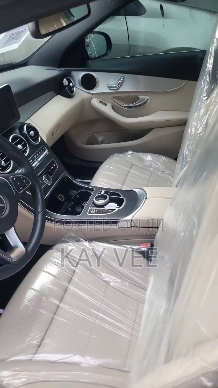 Mercedes-Benz C300 2018 Black
