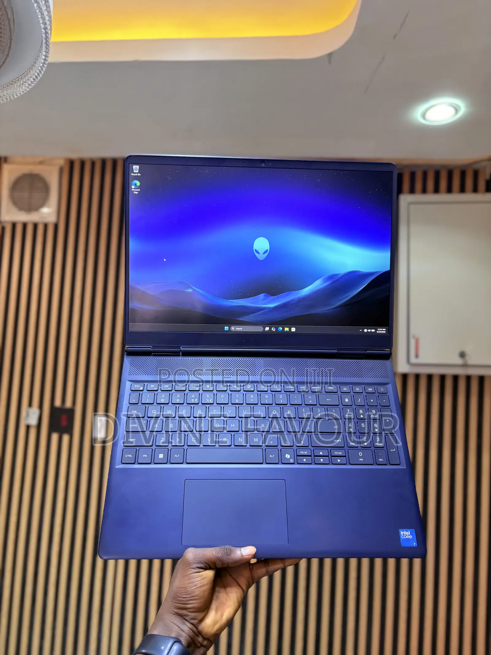 New Laptop Alienware 16 Aurora 32GB Intel Core Ultra 7 SSD 1T