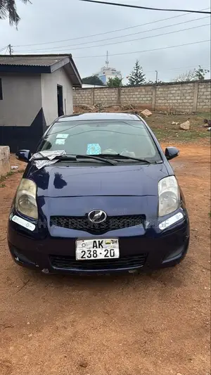 Toyota Vitz 1.3 FWD 5dr 2010 Blue