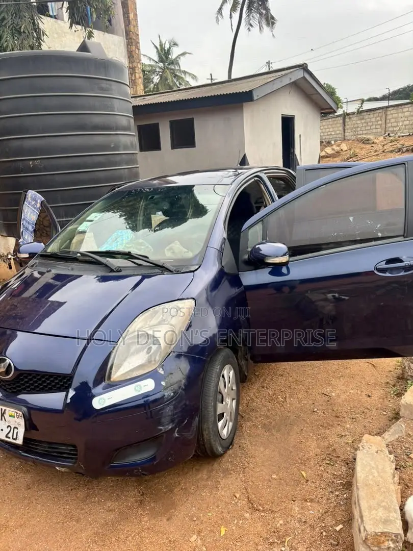 Toyota Vitz 1.3 FWD 5dr 2010 Blue