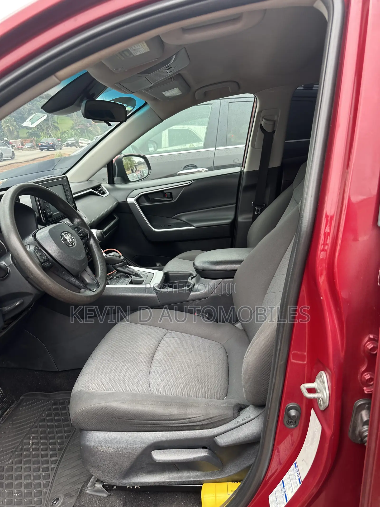 Toyota RAV4 LE AWD 2020 Red