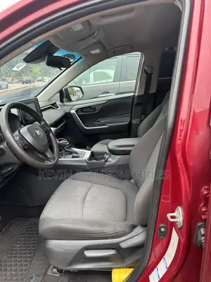 Toyota RAV4 LE AWD 2020 Red