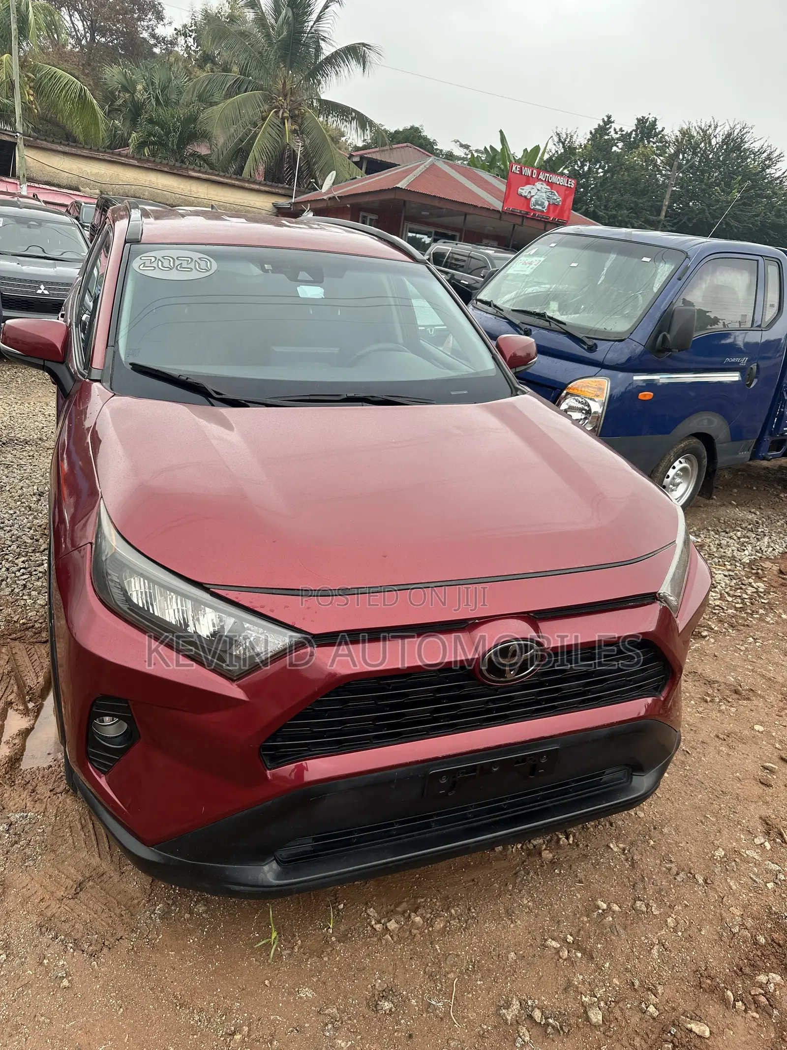 Toyota RAV4 LE AWD 2020 Red