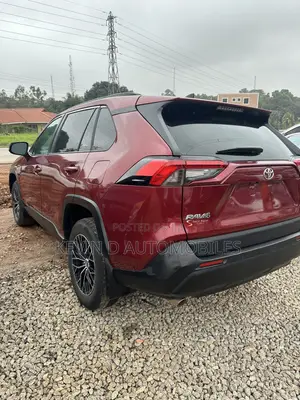 Toyota RAV4 LE AWD 2020 Red