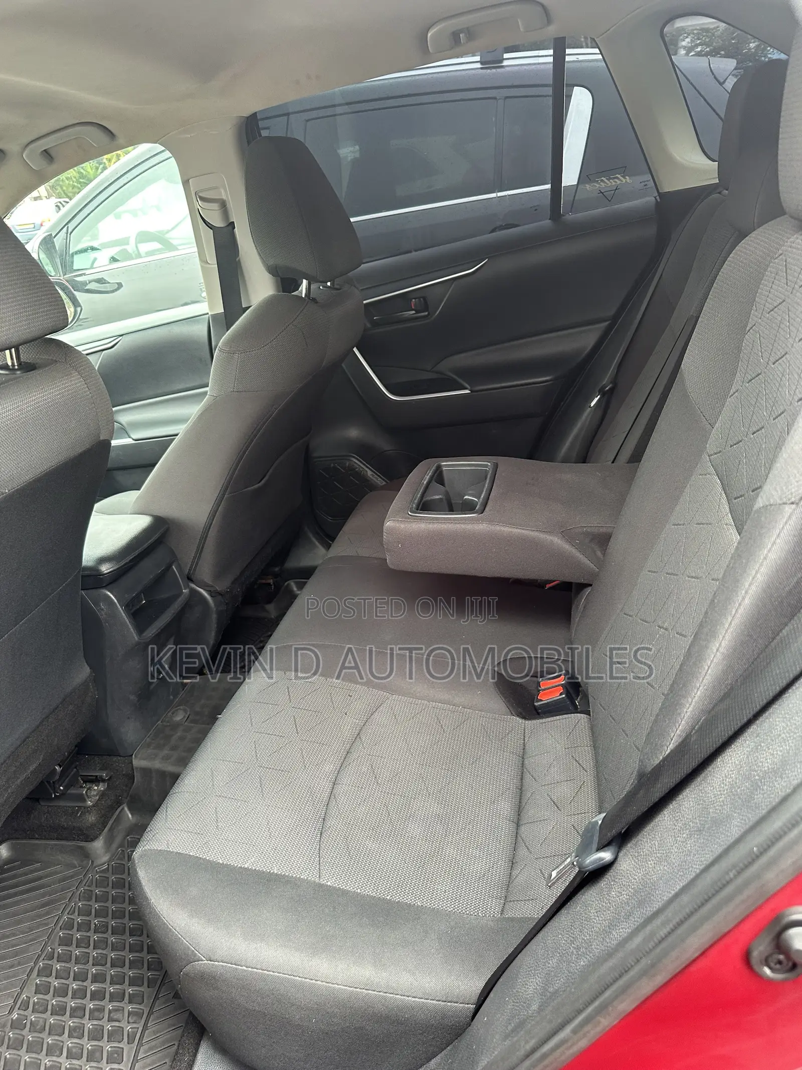 Toyota RAV4 LE AWD 2020 Red