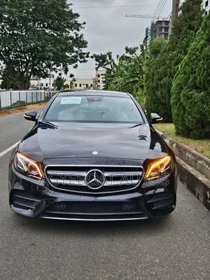 Mercedes-Benz E300 4Matic AWD Sedan (2.0L 4cyl 9A) 2017 Black