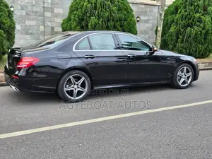 Mercedes-Benz E300 4Matic AWD Sedan (2.0L 4cyl 9A) 2017 Black