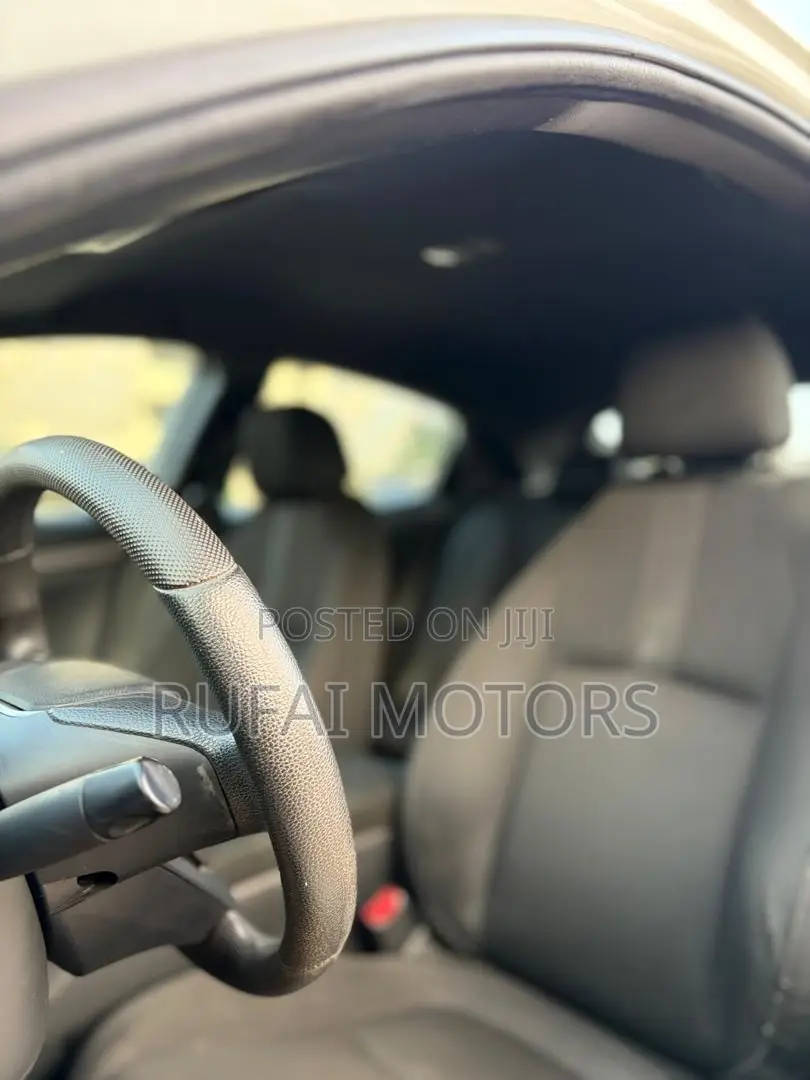 Honda Civic Sport 4dr Hatchback (1.5L 4cyl) 2017 White