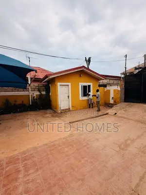 4bdrm House in West Hills Mall Area for sale