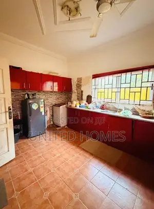 4bdrm House in West Hills Mall Area for sale
