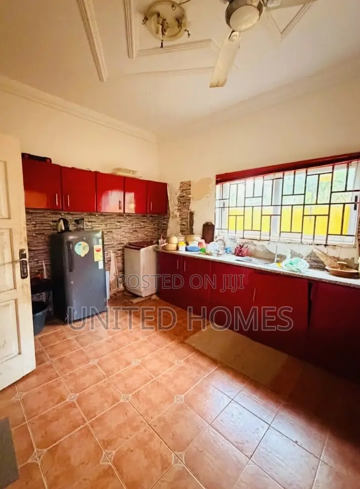 4bdrm House in West Hills Mall Area for sale