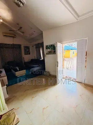 4bdrm House in West Hills Mall Area for sale