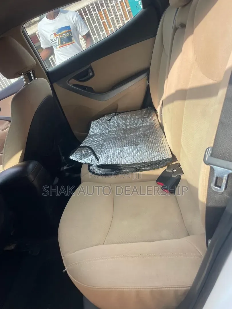 Hyundai Elantra 2013 White