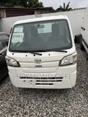Daihatsu Ayla 2015 White