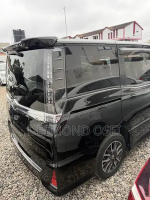 Toyota Voxy 2014 Black