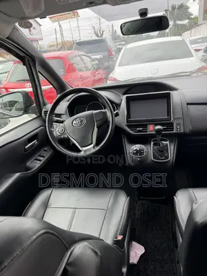 Toyota Voxy 2014 Black