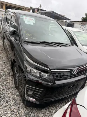 Toyota Voxy 2014 Black