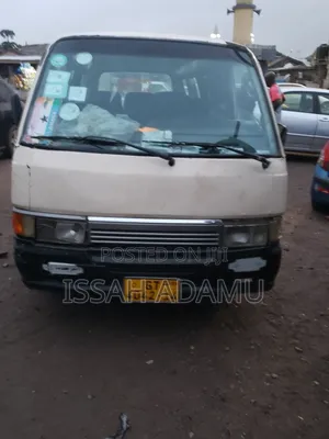 Nissan Caravan (Urvan) 1999 Grey