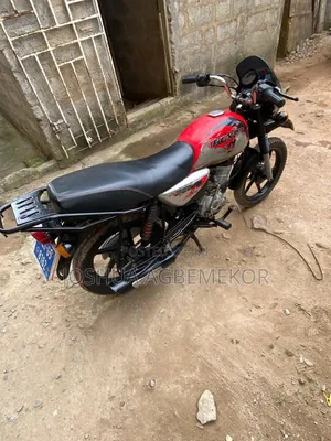 Bajaj Boxer 2020 Red