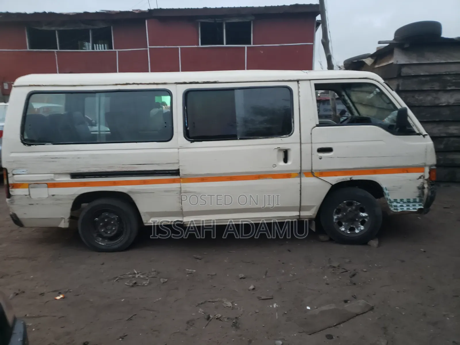 Nissan Caravan (Urvan) 1999 Grey