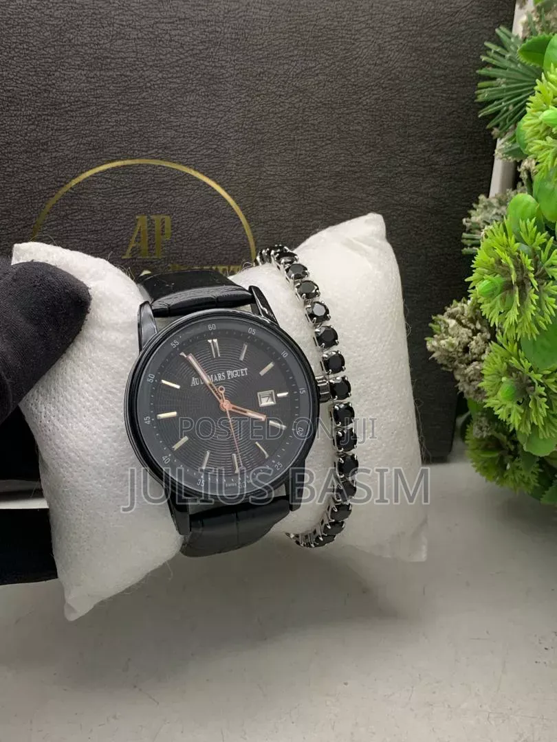 Audemars Piguet With Bracelet in Box