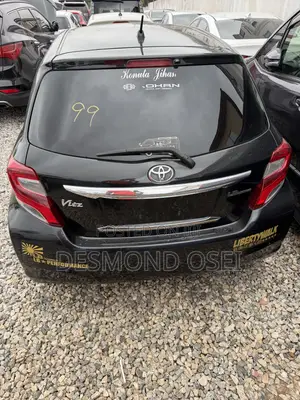 Toyota Vitz 1.5 FWD 5dr 2016 Black