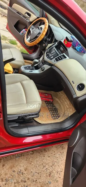 Chevrolet Cruze 2012 Red