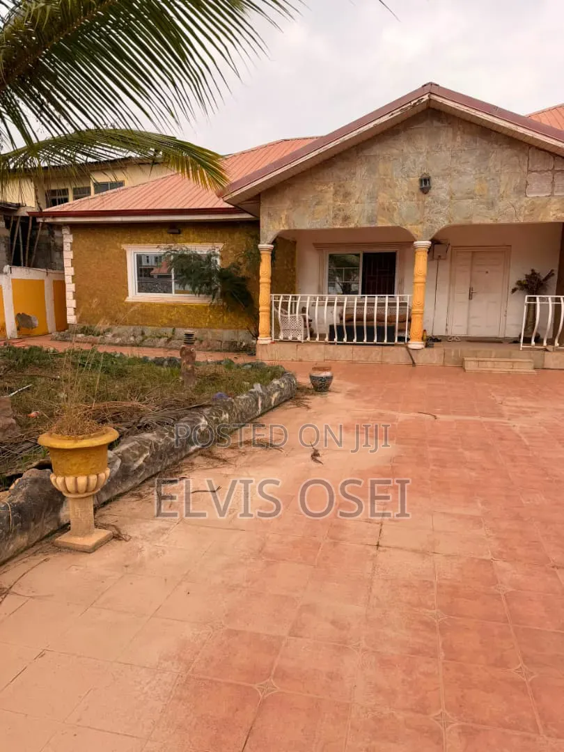4bdrm House in Barrie Weija, Accra Metropolitan for sale