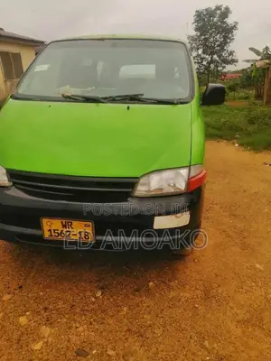 Toyota HiAce 2001 Green
